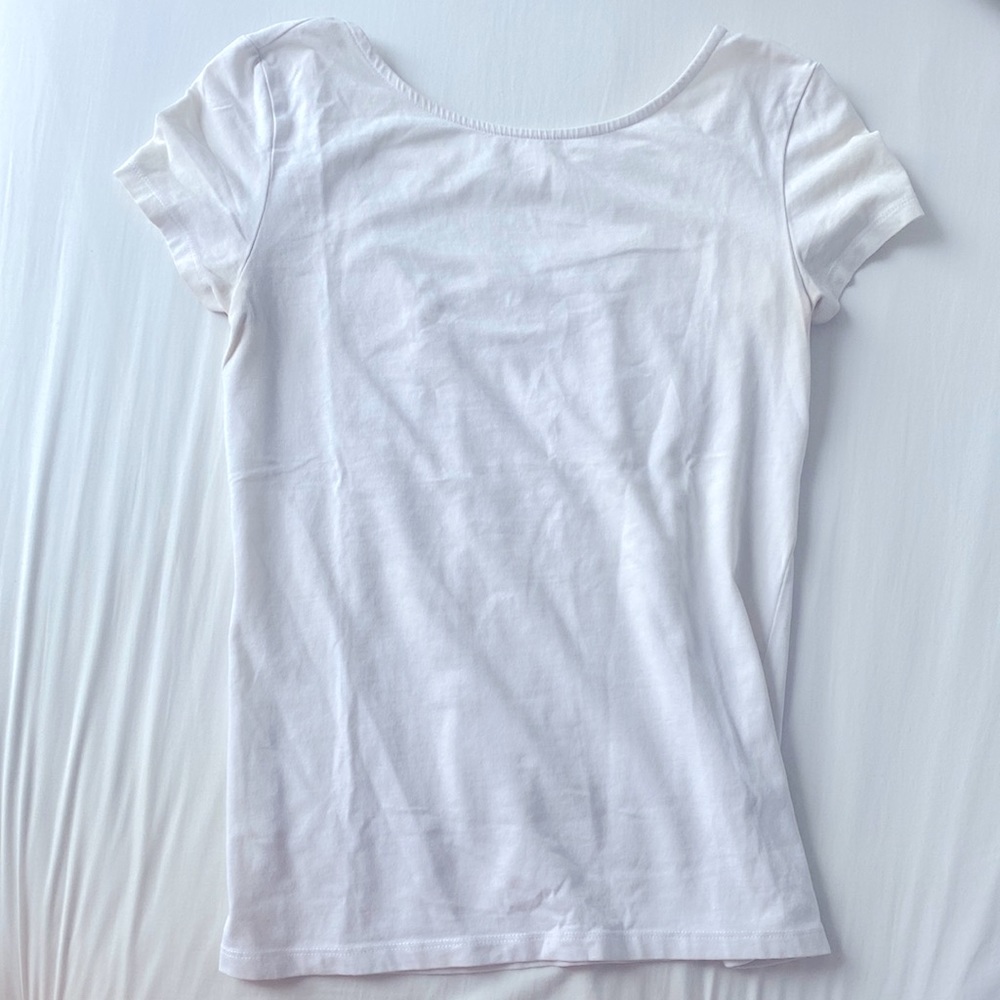 ONLY white shirt